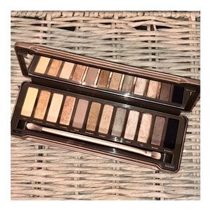 Urban Decay Naked 2 Eyeshadow Palette 🎨